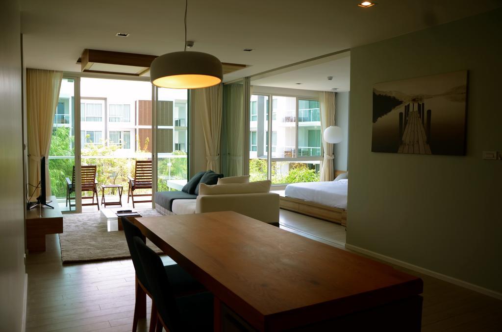 Huahin Luxury Beachfront Condo By Ml Room photo