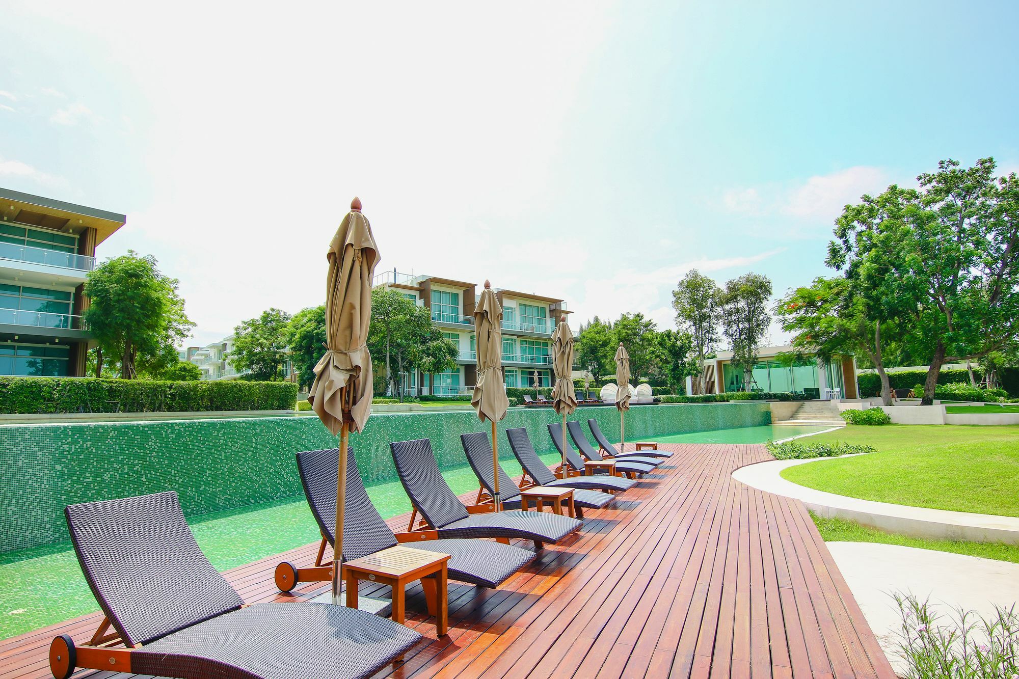 Huahin Luxury Beachfront Condo By Ml Exterior photo
